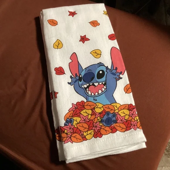 Disney Set of 2 Kitchen Towels and 2 Mini Mitts Bundle New - Picture 9 of 9